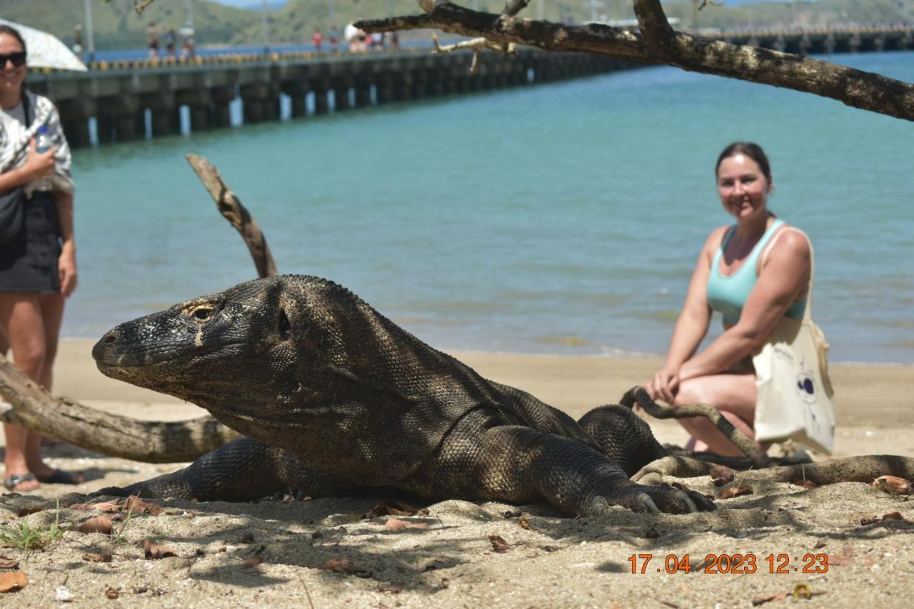 Four-G Home Stay & Komodo Tour Лабуан-Баджо Екстер'єр фото